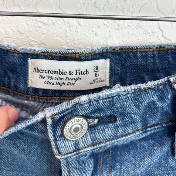 Abercrombie & Fitch The 90's Slim Straight Ultra High Rise Size 28/6S - Picture 3 of 4